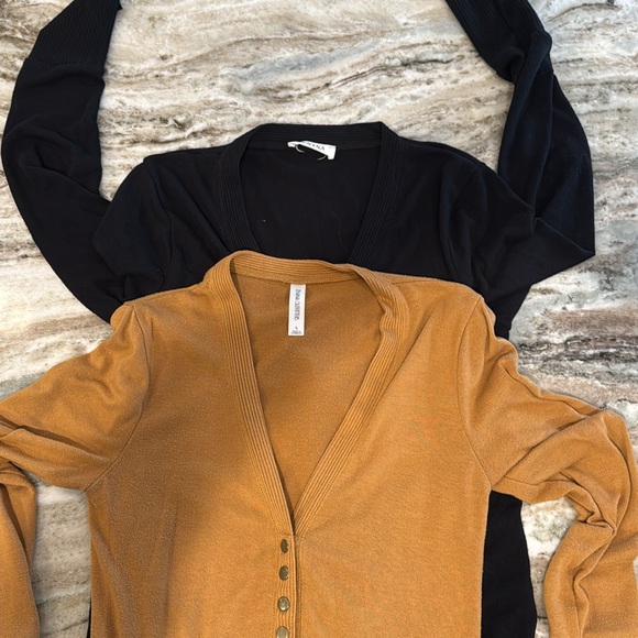 ***SOLD*** 4 cardigans - Picture 4 of 4